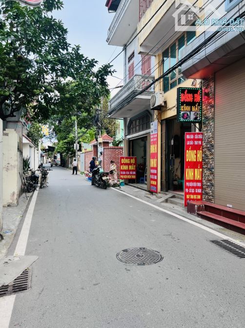 BÁN NHÀ NGHĨA TRỤ VĂN GIANG-Ô TÔ ĐỖ CỬA-3 PHÚT RA VIN OCEANPARK2-3-DT 68m2-3,95 tỷ - 3