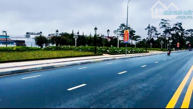 VỊ TRÍ VÀNG NGAY VÒNG XOAY KIM CÚC - ĐANG CHO THUÊ 40 TRIỆU/THÁNG - 3