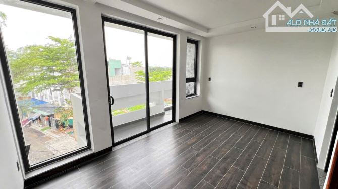 Bán căn nhà thiết kế theo phong cách Châu Âu 2 lầu 4pn 5wc DT 6x13,5m2 Nguyễn Bình, Nhà Bè - 3