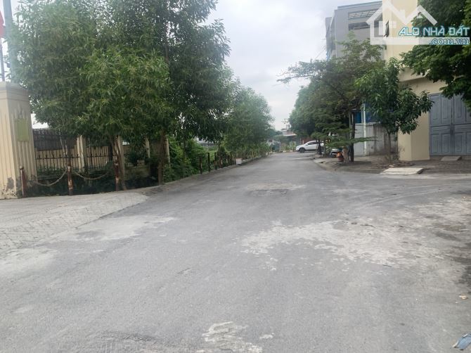 Duy nhất 1 lô trên thị trường 60m2 tái định cư Đông Dư giá 8,7 tỷ đường 13m khu phân lô - 3
