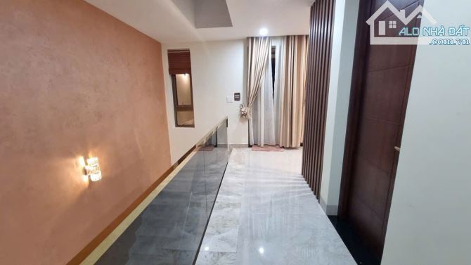 Bán biệt thự MT ngay Trục Nguyễn Hoàng Q.2 - 10x22 - 3 tầng - HĐT 100tr giá chỉ 58 tỷ. - 3
