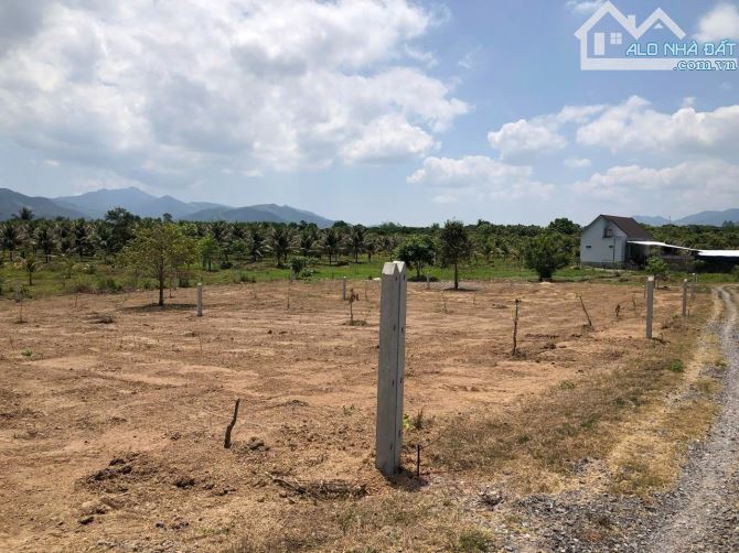 Bán đất vườn Suối Tiên giá rẻ sát bên nhà dân - cách Hương Lộ 39 chỉ 700m - 3