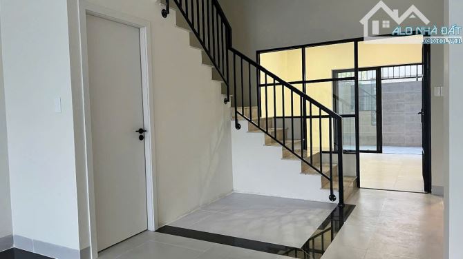 Cần bán nhà liền kề 4 tầng đường A1 Võ Văn Kiệt CVN Phuoc Long 2  , dt 100m2, có  sổ hồng - 3