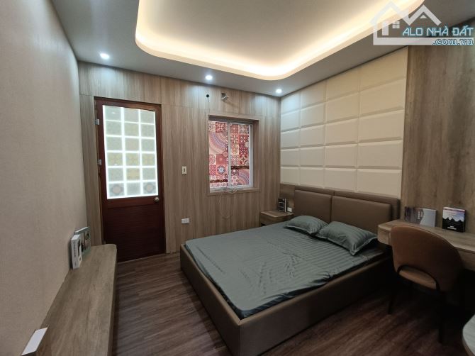 Bán Căn CC đẹp ở luôn Xuân La Tây Hồ. Sổ 100m, 3 ngủ 2WC Giá 5.8 tỷ. Lô góc 3 thoáng - 3