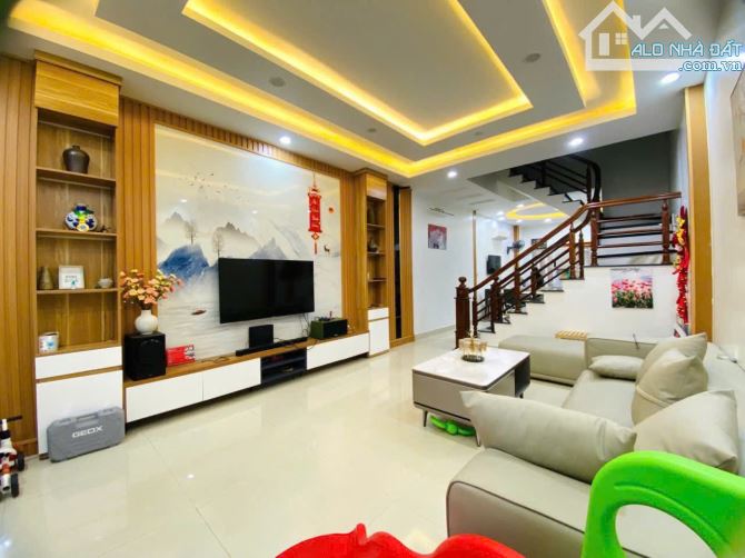 🌳Nhà 4 tầng gốc dân xây độc lập Hoàng Ngọc Phách tuyến 2 Quán Nam - 84m2 - Giá 7,9 tỷ - 4