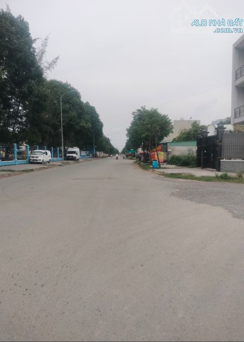 BÁN LÔ ĐẤT VÀNG LONG THẠNH MỸ,GẦN METRO SỐ 1,SỔ RIÊNG GIÁ CHỈ 3.45 TỶ - 4