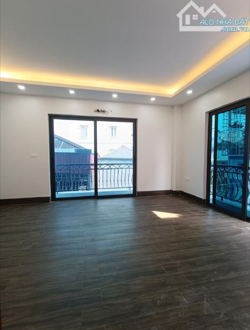 TRẦN CUNG – NHÀ MỚI 7 TẦNG – THANG MÁY – Ô TÔ VÀO NHÀ  Diện tích 56m2 –Mặt tiền khủng 11m - 4