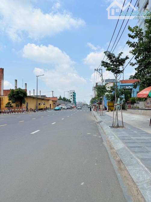 TÂN BÌNH - Phương 13, THCS Hoàng Hoa Thám, ga T3 - 45m2, 3 tấm, xe hơi dỗ cửa. - 3