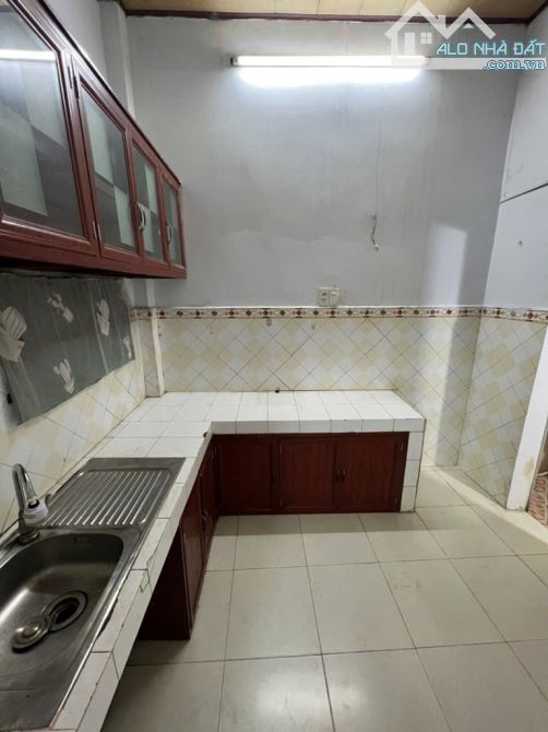 25m2 Lê Văn Phan, hẻm thông, 1/ gần mặt tiền, 2ty9 - 4