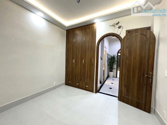 Bán nhà quận 6 - Khu mua sắm tấp nập ngày đêm - 3 tầng tặng full nội thất - 6 tỷ - 4