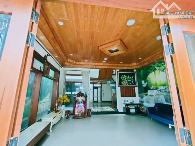 Bán gấp biệt thự sân vườn hxh Huỳnh Văn Bánh P11 -Q.PN--DT: 137m2--4 tầng--giá 23,8tỷ - 4
