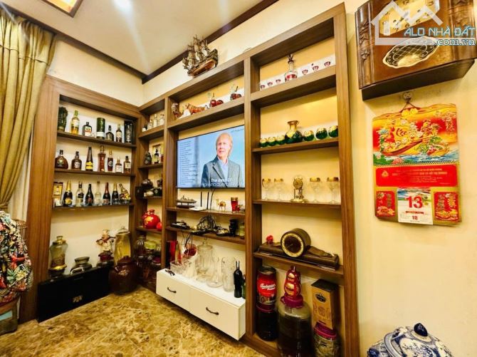 HÀNG NÓNG BỎNG TAY Hồ Tây 110m2x5tầng , Mt 16m giá chỉ 33tỷ - 4