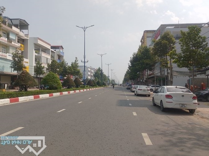 Bán 2 Nền Liền Kề Mặt Tiền Hùng Vương DT : 10 x 24 = 240m2 Đất Thở Cư 100%. - 4