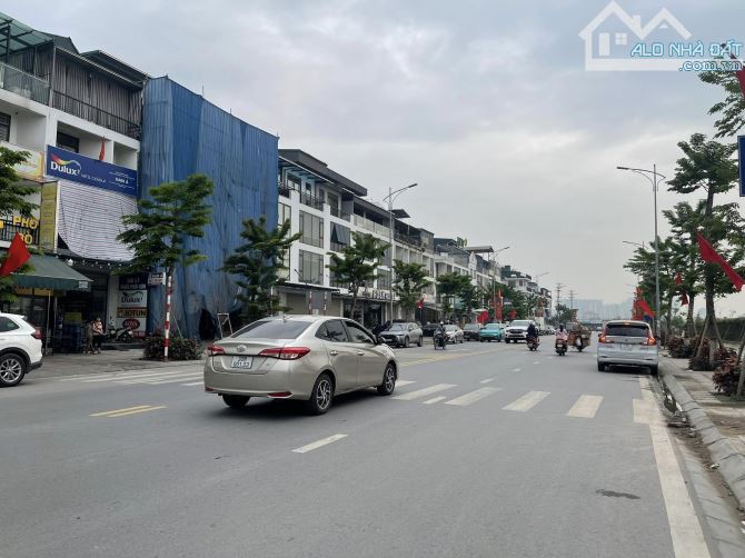 Bán nhà Ao Sào, Thịnh Liệt, 70 m2, vỉa hè, ô tô tránh, kinh doanh, mt rộng, 19.5 tỷ - 4
