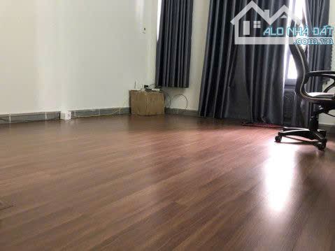 NHÀ VỊ TRÍ ĐẸP-DT: 4M x 16M-1 TRỆT-3 LẦU- TRỤC ĐƯỜNG PHẠM VĂN CHIÊU P.14 GÒ VẤP - 4