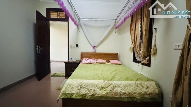 Biệt thự khu bê tông 97 Bạch Đằng - 297,5m2 - mặt tiền 16m - 3 tầng - giá cực tốt 25 tỷ - 4