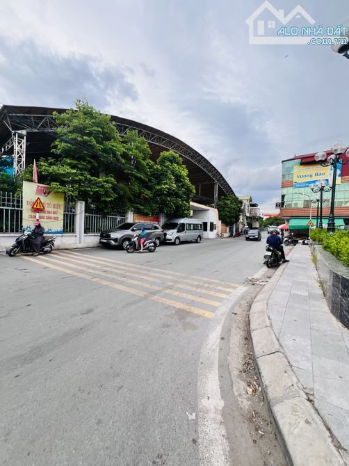 BÁN NHÀ NGHĨA TRỤ VĂN GIANG-Ô TÔ ĐỖ CỬA-3 PHÚT RA VIN OCEANPARK2-3-DT 68m2-3,95 tỷ - 4