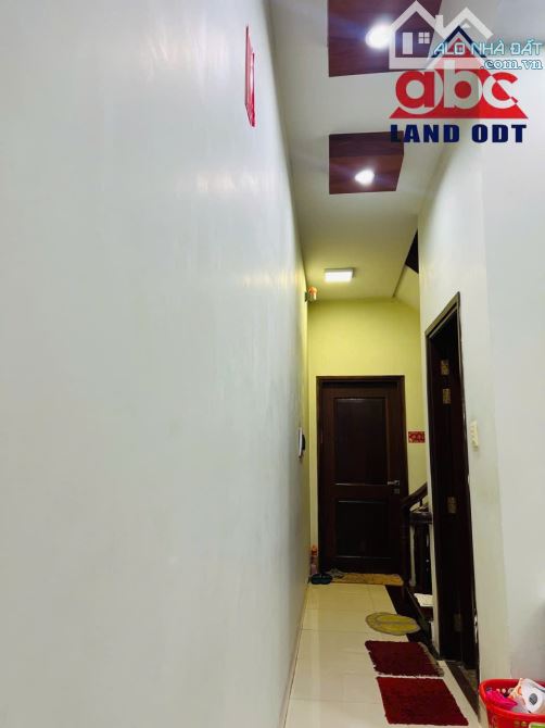 Bán nhà 3 lầu D2D ngay Trường Mn.Thống Nhất DTXD : 301m2 hoàn công cấp 2 - 4