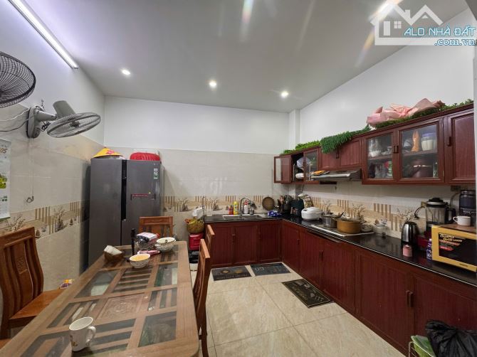 Hiếm Có. Bán nhà Độc lập dân xây đầy tâm huyết. 47m 3 tầng có gara.Đường Đoàn Kết Chợ Lũng - 4