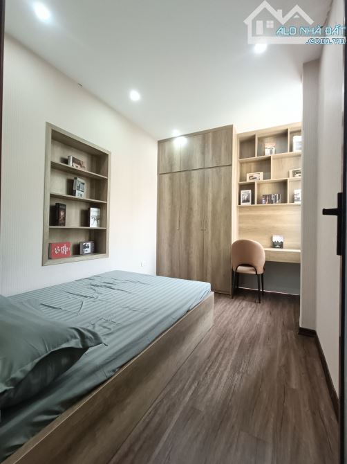 Bán Căn CC đẹp ở luôn Xuân La Tây Hồ. Sổ 100m, 3 ngủ 2WC Giá 5.8 tỷ. Lô góc 3 thoáng - 4