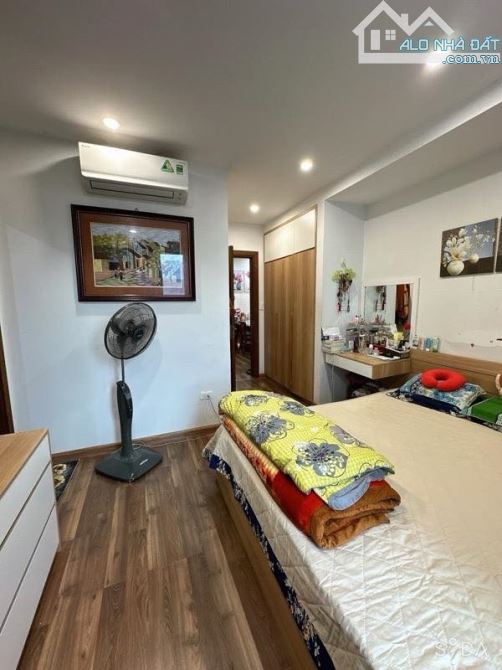 Bán Căn CC đẹp ở luôn Goldmarkcity Hồ Tùng Mậu Bắc Từ Liêm. Sổ 94m, 3 ngủ 2WC giá 7.2 tỷ - 4