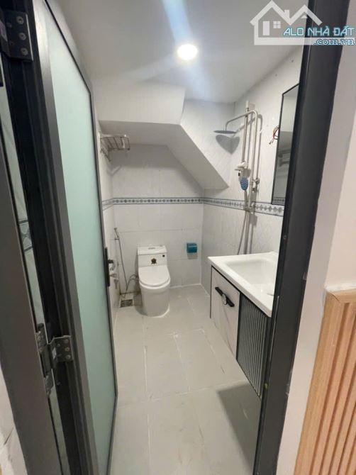 BÁN NHÀ MỚI GẦN MT CAO LỖ, QUẬN 8 - 2 TẦNG - ĐƯỜNG 3M - CHỈ 5.3 TỶ - VUÔNG VỨC, HOÀN CÔNG - 4