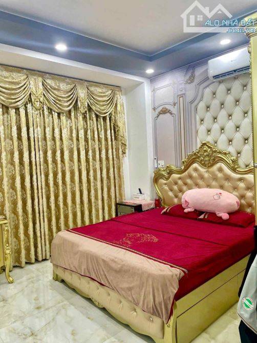 SIÊU PHẨM MT GẦN LÊ THÚC HOẠCH - 118M2 - 3 TẦNG LUNG LINH - 4