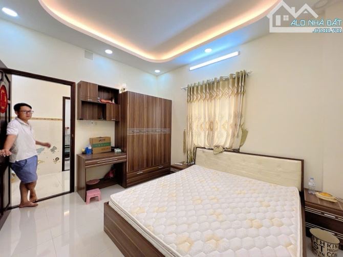BIỆT THƯ TÂN PHÚ, KHU BÀN CỜ LŨY BÁN BÍCH  NGANG 12M -, DT: 250M2 - 4 TẦNG, GIÁ TỐT; 31 TỶ - 5