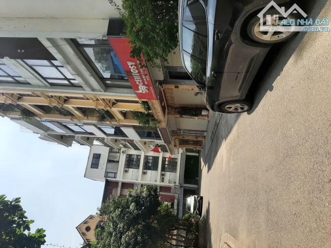 Nhà Xuân La - Phân Lô- Vĩa Hè - Ô Tô tránh- Kinh doanh Diện tích rộng, mặt tiền 6m - 5
