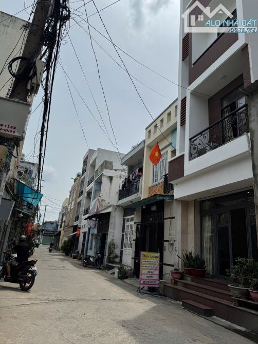 GIA ĐÌNH ĐỊNH CƯ NƯỚC NGOÀI CẦN BÁN GẤP NHÀ HẺM Ô TÔ NGAY AEON TÂN PHÚ 4X18 3 TẦNG 7.5 TỶ - 5