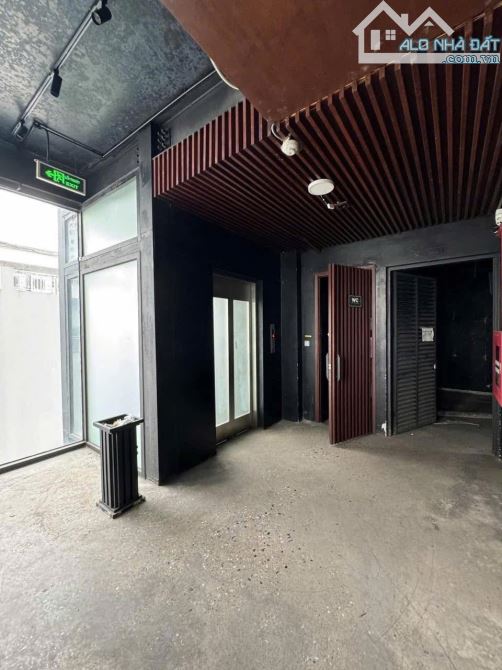 CẦN BÁN GẤP TÒA NHÀ 8 TẦNG - LÔ GÓC GIẢM CHÀO 7 TỶ. DT 230m MẶT TIỀN 14m GIÁ 62 TỶ. - 5