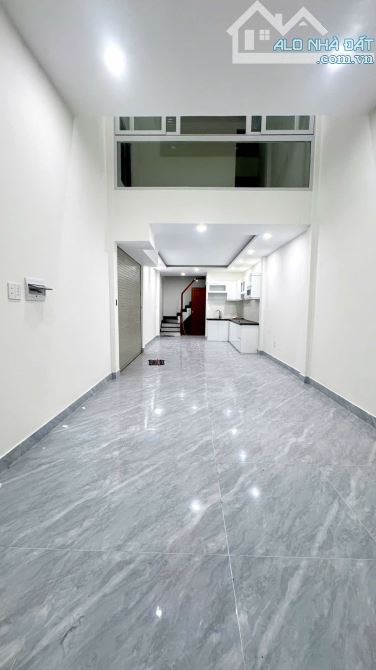NHÀ LÔ GÓC 2 TẦNG MỚI TINH, MT ĐƯỜNG NHỰA TRẦN THỊ DO 10M, SÁT BÊN CHỢ GIẢN DÂN, CHỈ 5 TỶ - 5