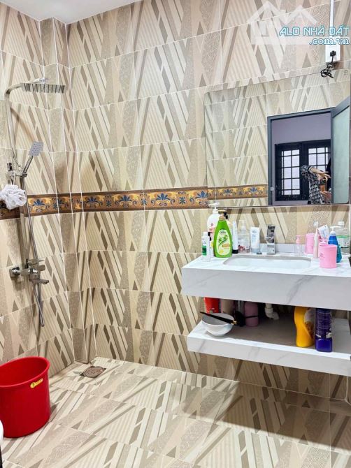 SIÊU PHẨM MT GẦN LÊ THÚC HOẠCH - 118M2 - 3 TẦNG LUNG LINH - 5
