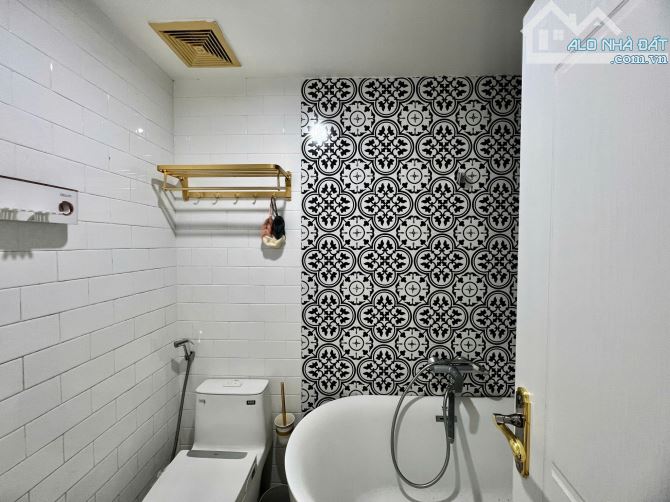 Bán căn Chung cư MP Võ Chí Công Tây Hồ. Sổ 94m 3 ngủ 2WC tặng full nội thất Giá chỉ 6.4 tỷ - 6