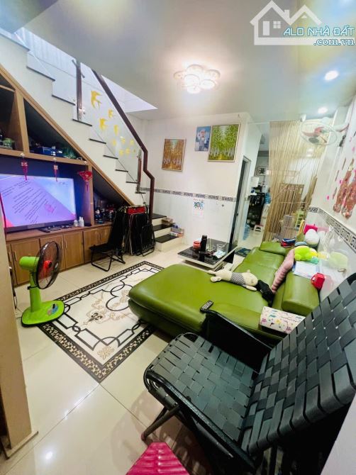 GẤP BÁN NHÀ HAI TẦNG 48m² GIÁ CHỈ 3,3 TỶ TL NHANH LÊN  CÒN KỊP - 6