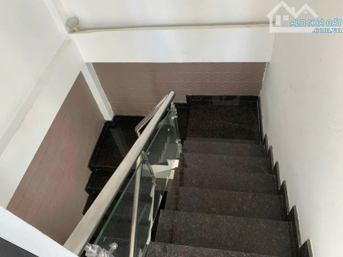 Nhà bán: đường Yên Đỗ. Q Bình Thạnh. DTSD 54m2. 4 tầng. Giá 9,5 tỷ - 6