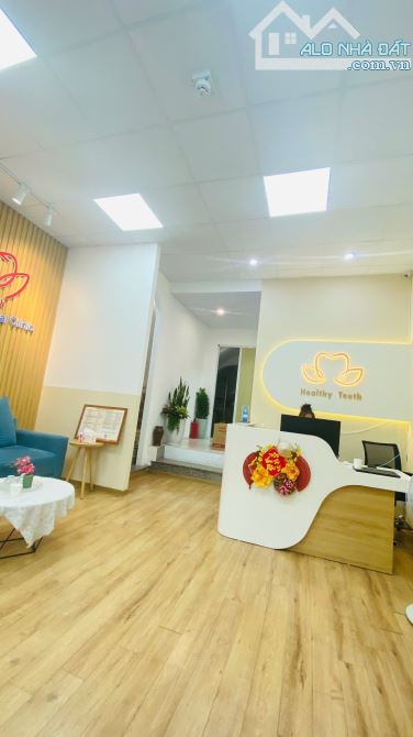 BÁN NHÀ MẶT ĐƯỜNG HOÀNG NGÂN, KINH DOANH. VỈA HÈ RỘNG. 75M2 - 4 TẦNG. MT 5,5M. - 6