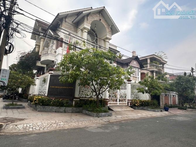 Biệt thự vip, căn góc 2MT Tên Lửa Bình Tân (12x25m)hầm + 3 tầng,CN 297m2 - 6