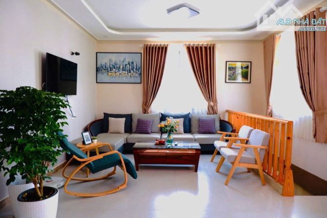 Bán đất tặng homestay sân vườn view thông mặt tiền Triệu Việt Vương P3 Đà Lạt 1135m2 35tỷ - 6