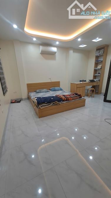 Bán nhà Tả Thanh Oai 40m 5T, dân xây chắc chắn, 200m cầu Tó, 5.6 tỷ - 6