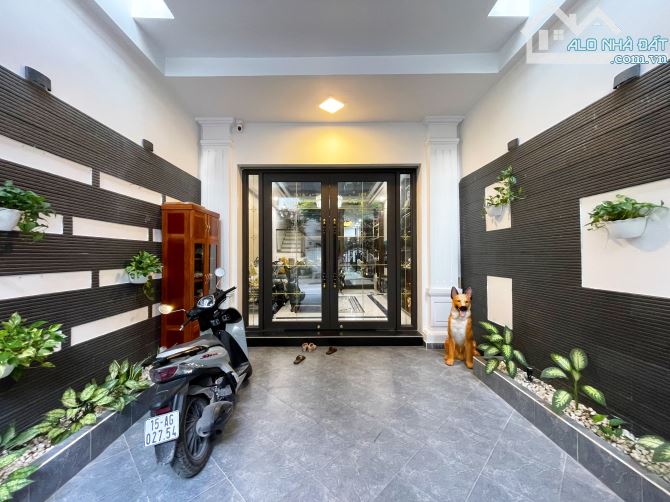 Nhà 5 tầng thang máy phân lô Văn Cao - 90m2 ngang 4.5m - Nội thất cao cấp - 7