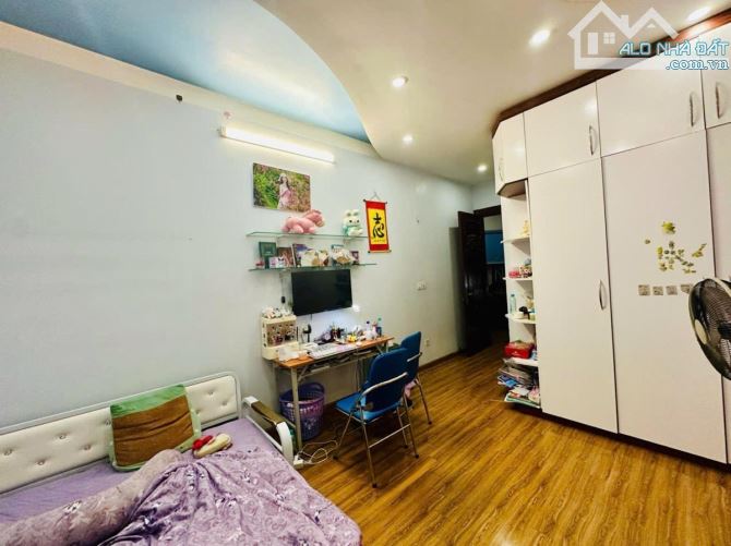 HÀNG NÓNG BỎNG TAY Hồ Tây 110m2x5tầng , Mt 16m giá chỉ 33tỷ - 7