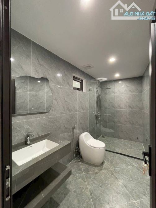 NGUYỄN VĂN CỪ – 6 TẦNG – MẶT TIỀN 8.4M – 10.2 TỶ - 7