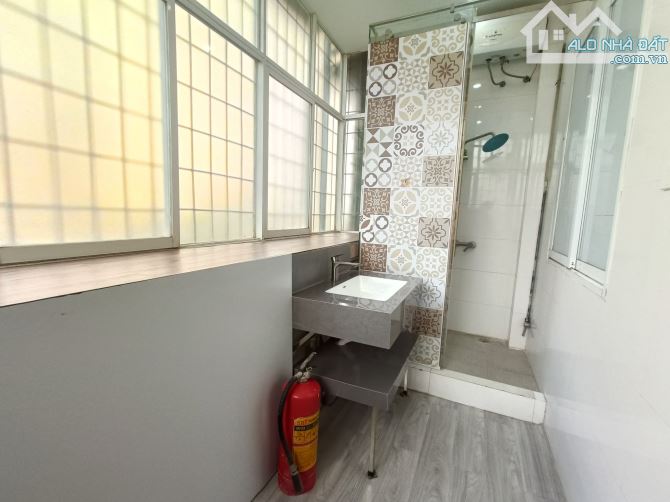 Bán Căn CC đẹp ở luôn Xuân La Tây Hồ. Sổ 100m, 3 ngủ 2WC Giá 5.8 tỷ. Lô góc 3 thoáng - 7