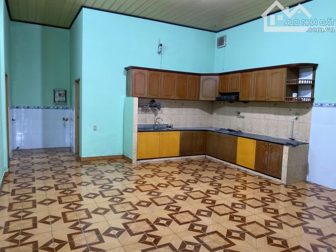 Cho thuê nhà hẻm oto, sân rộng, gara. 3pn, chỉ vài bước chân ra đường lớn Linh Xuân - 8