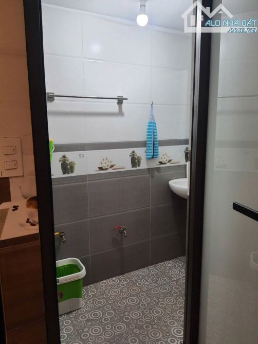 Sát mặt phố Sủi-Ô tô tránh-Gần Trường học,Chợ.Bán Nhà Phú Thị,Dt 80m,Giá 10.3 Tỷ. - 10