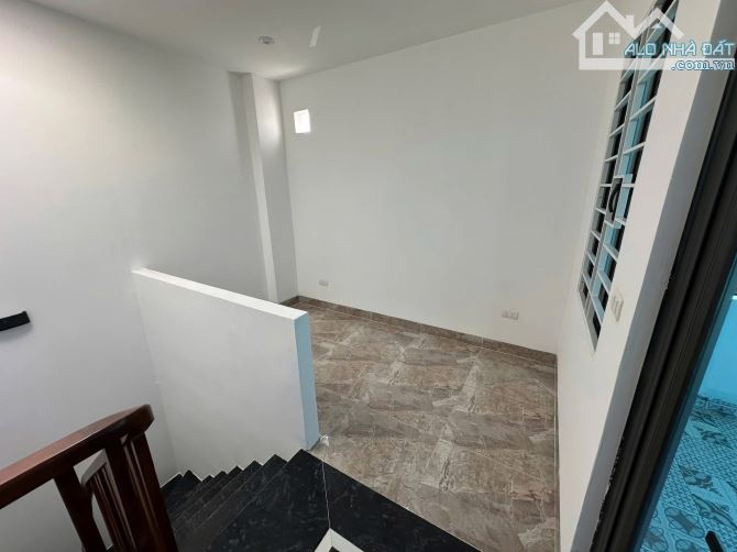 SIÊU PHẨM VIỆT HƯNG – 6 TẦNG – GARA – THANG MÁY – LÔ GÓC – 9,3TỶ - 9