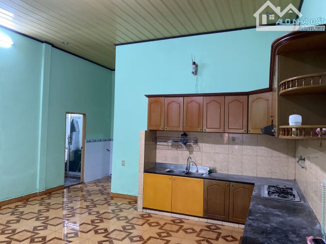 Cho thuê nhà hẻm oto, sân rộng, gara. 3pn, chỉ vài bước chân ra đường lớn Linh Xuân - 9