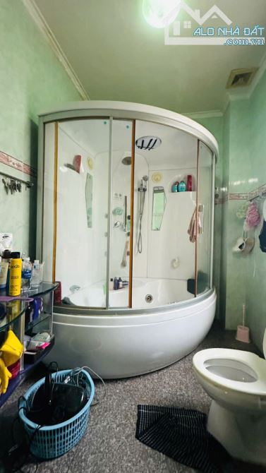 Biệt thự khu bê tông 97 Bạch Đằng - 297,5m2 - mặt tiền 16m - 3 tầng - giá cực tốt 25 tỷ - 9