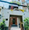 Bán gấp biệt thự sân vườn hxh Huỳnh Văn Bánh P11 -Q.PN--DT: 137m2--4 tầng--giá 23,8tỷ